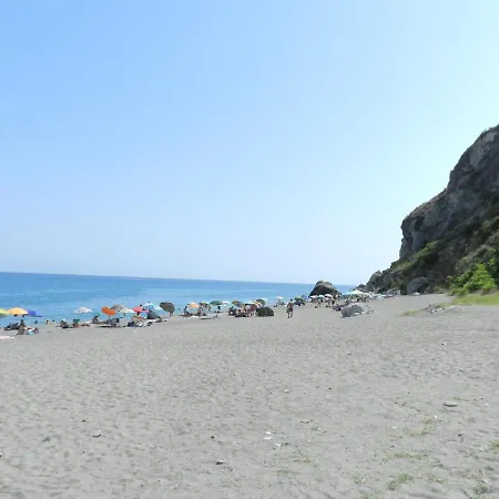 Appartamento In Marina: A Step Away From The Sea And From The Center! Patti