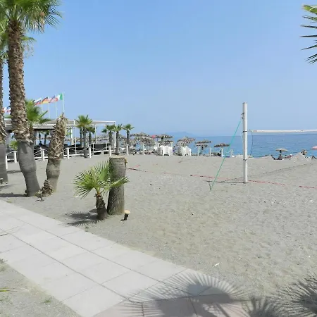 In Marina: A Step Away From The Sea And From The Center! Appartamento